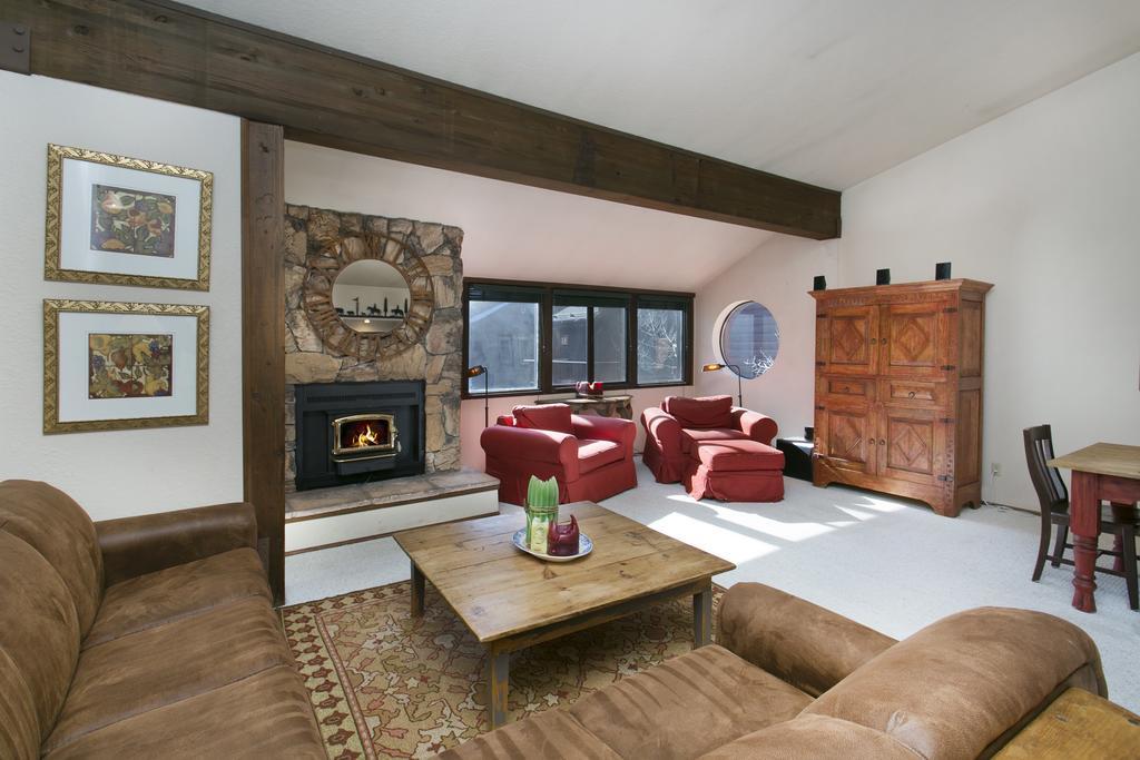 Mammoth Village Properties By 101 Great Escapes Mammoth Lakes Room photo